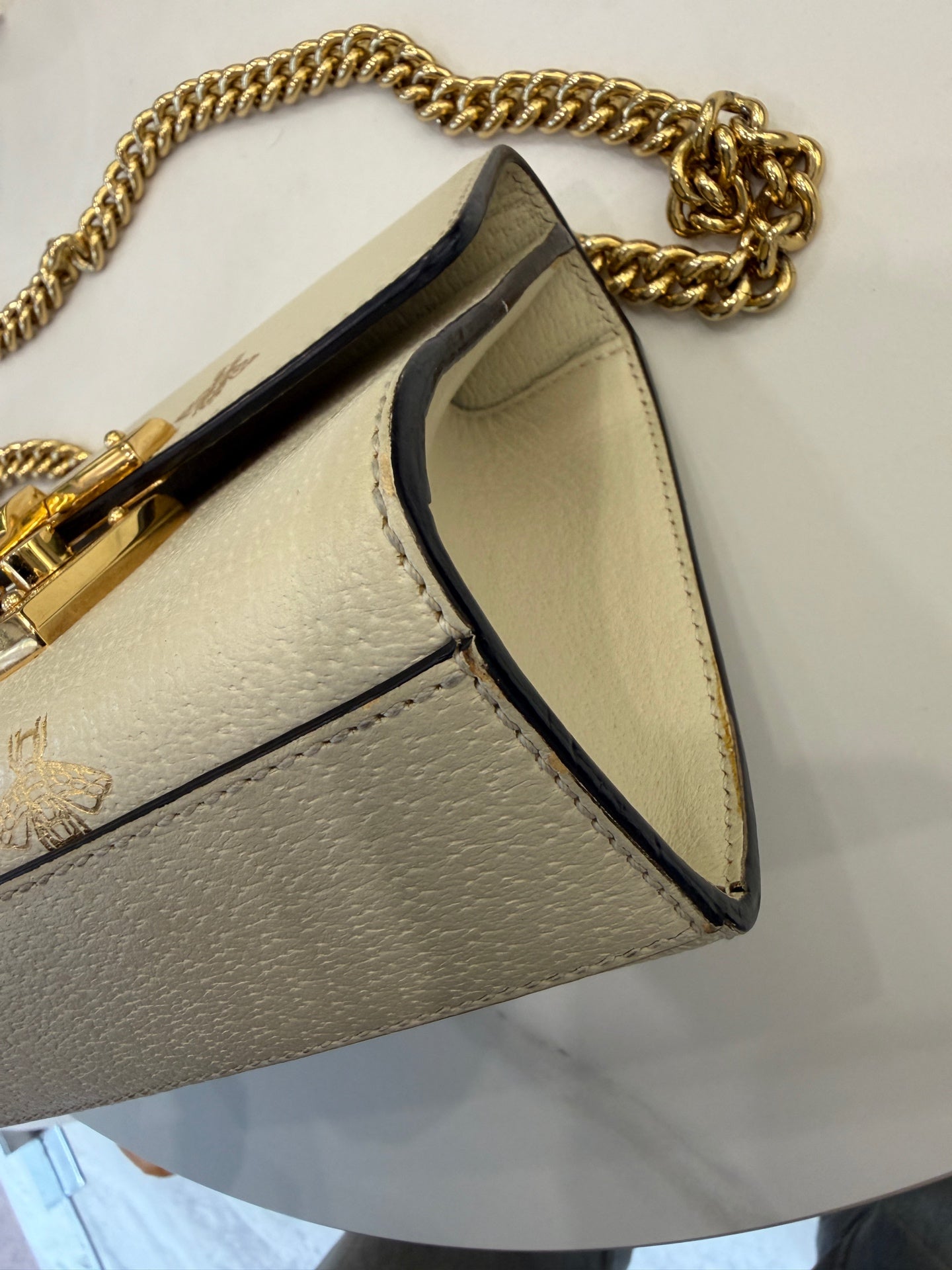 Gucci - Padlock Small Shoulder Bag with Bee Motif - Grained leather - White - (Small)