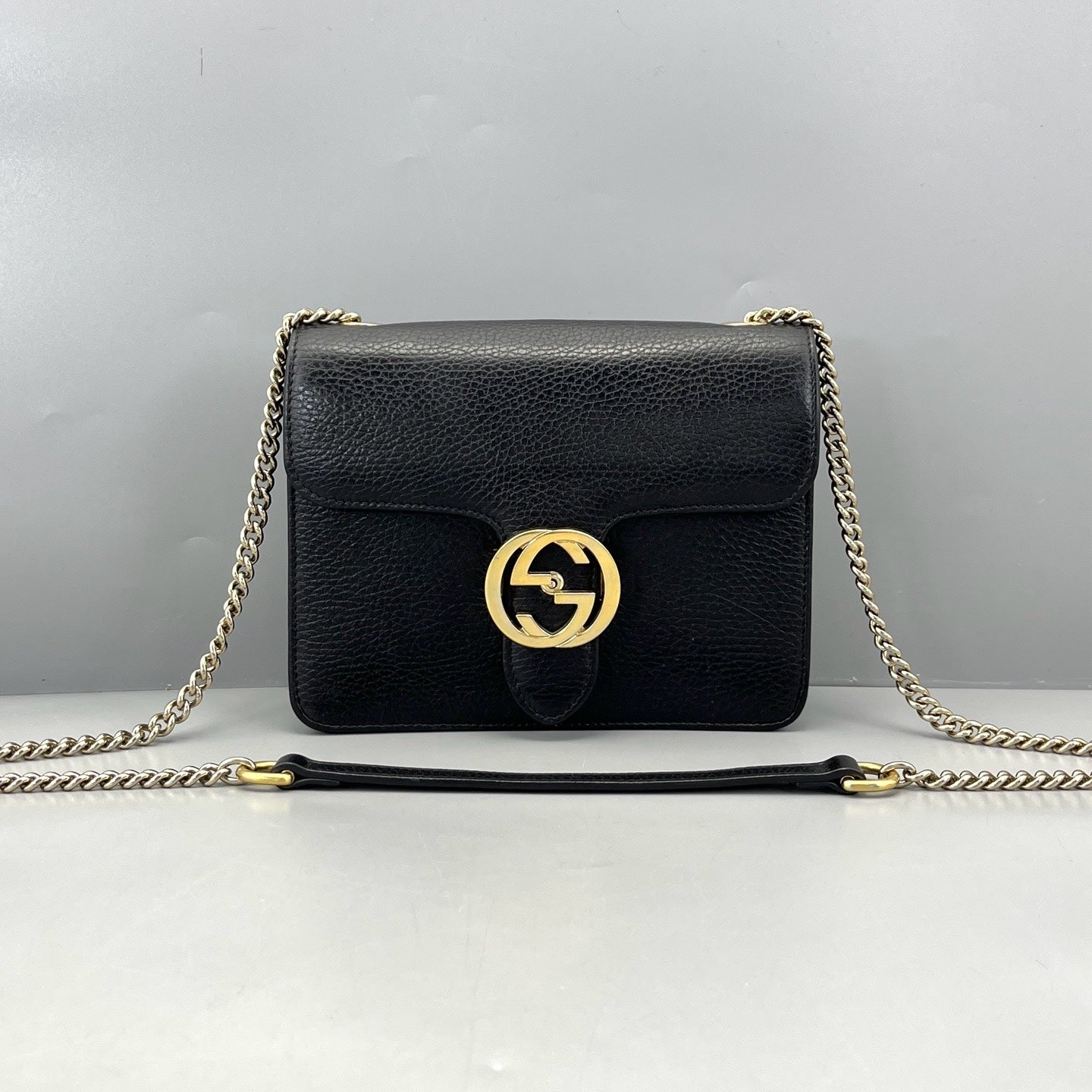 Gucci - Interlocking G Accordion Bag - Grained leather - Black - (small)