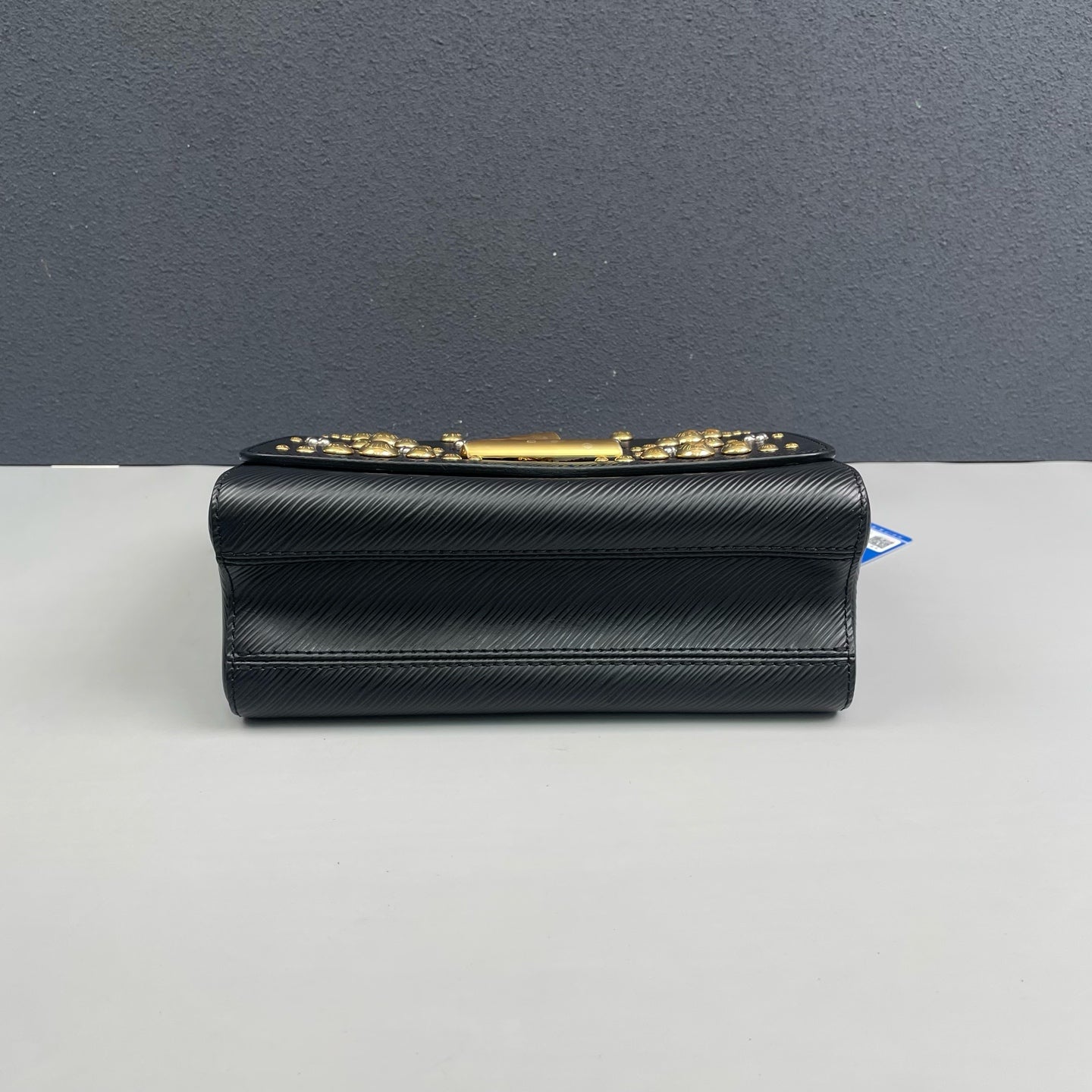 Louis Vuitton - Twist Studded Medium Chain Bag - Epi leather - Black - (medium)
