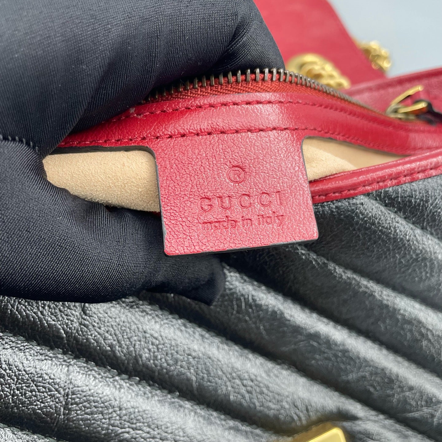 Gucci - GG Marmont Matelassé Shoulder Bag - Leather - Black - (medium)
