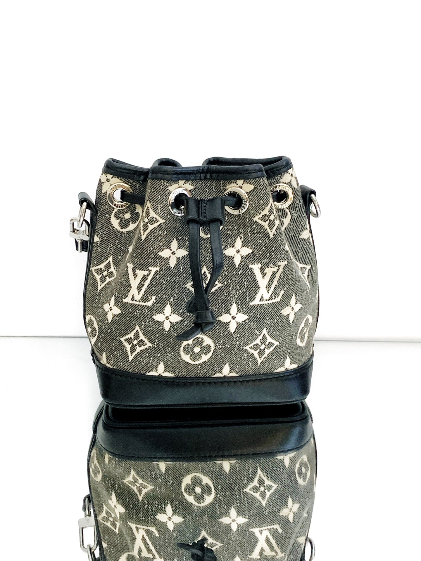 Louis Vuitton - Noe Denim Monogram Bucket Bag - Denim with cowhide leather trim - Grey - (mini)