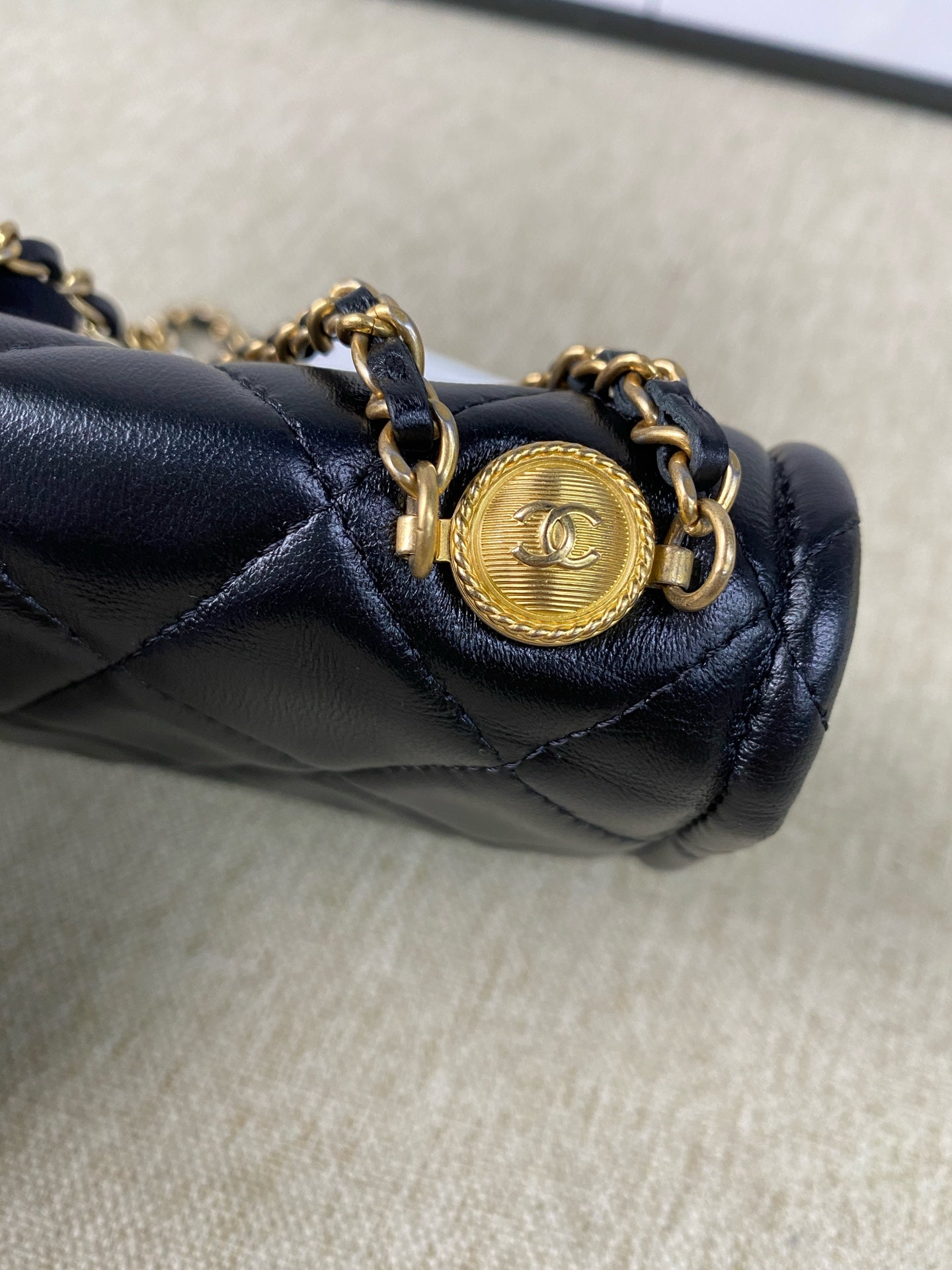 Chanel - Mini Rectangular Flap Bag - Lambskin leather - Black - (mini)