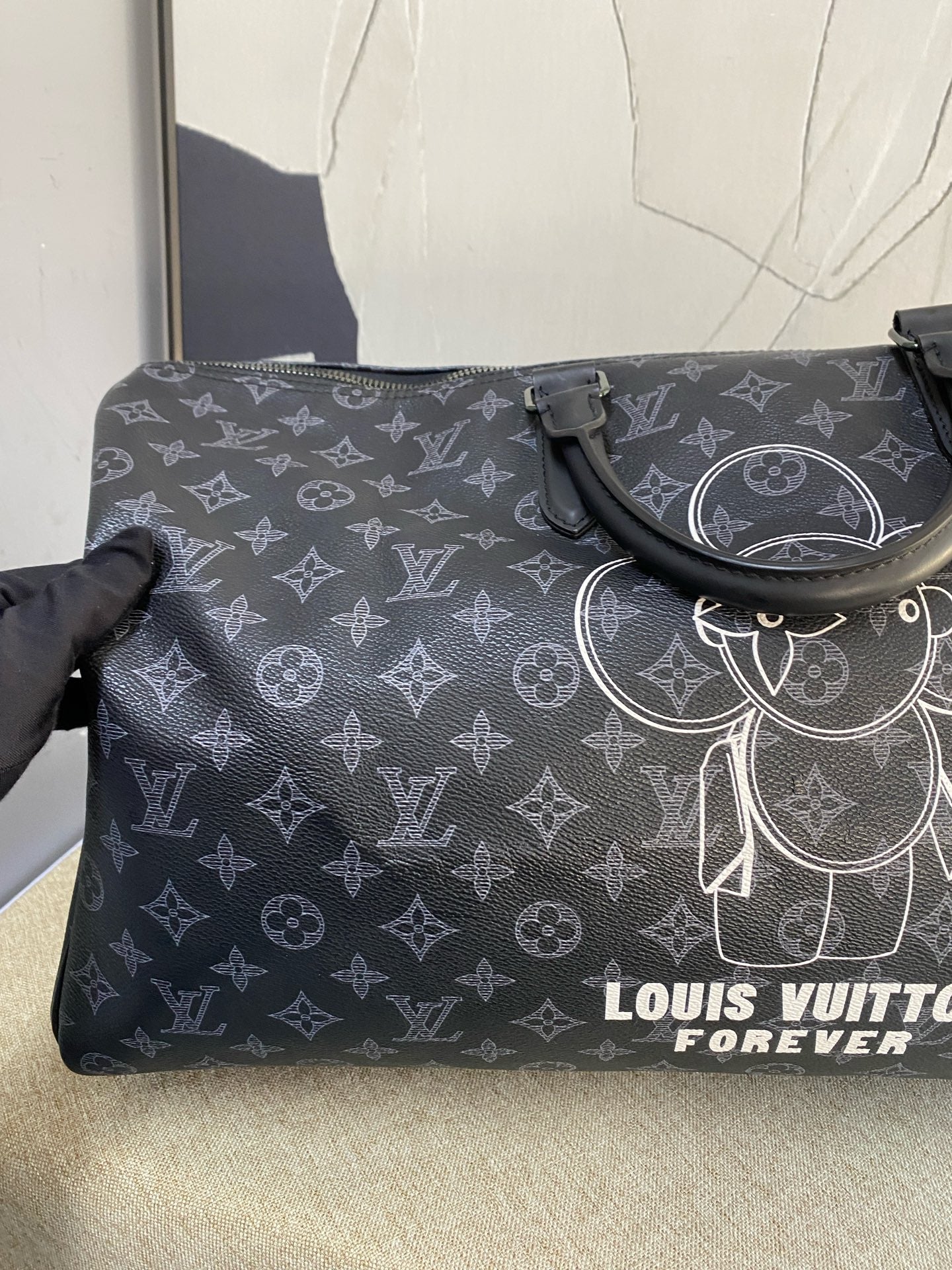 Louis Vuitton - Keepall Bandouliere 50 Vivienne Sunflower Graffiti - Coated canvas with leather trim - Black - (Extra-large)