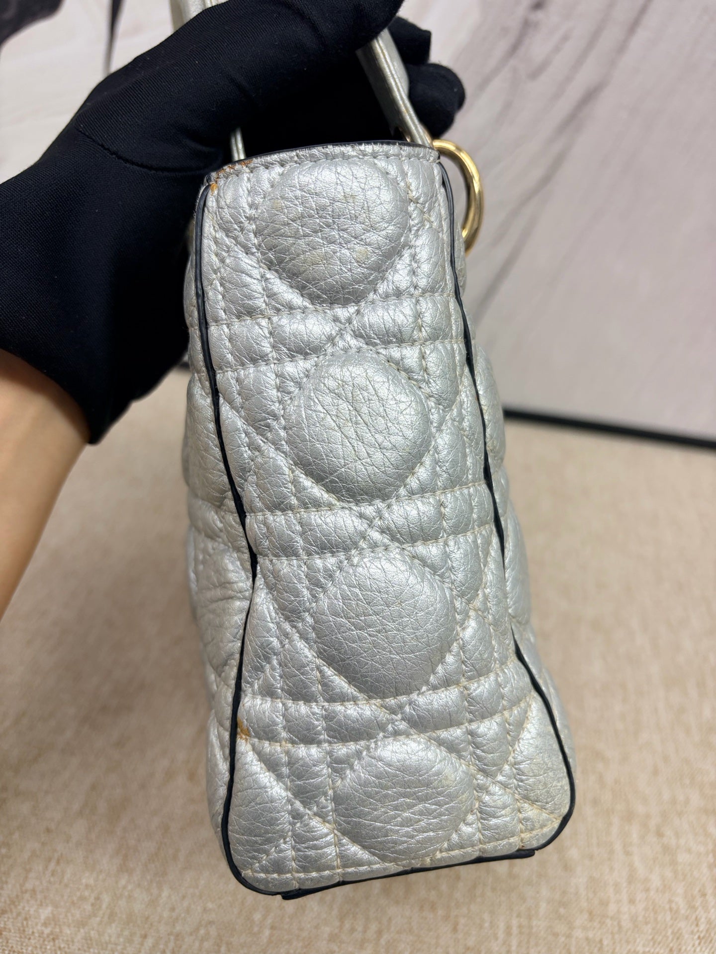Dior - Lady Dior Bag - Cowhide leather - Pearlescent Grey with Gold-Tone Hardware - (mini)