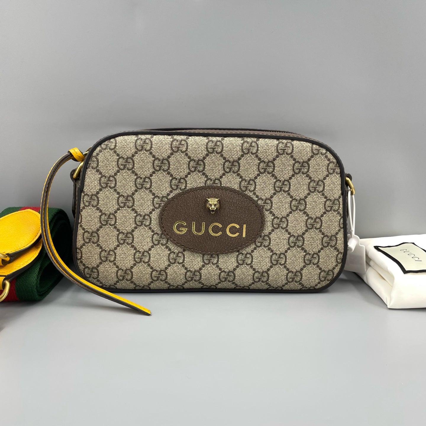 Gucci - GG Supreme Tiger Head Camera Bag - GG Supreme canvas with pebbled leather trim - Beige and Brown with multicolour strap - (Small)