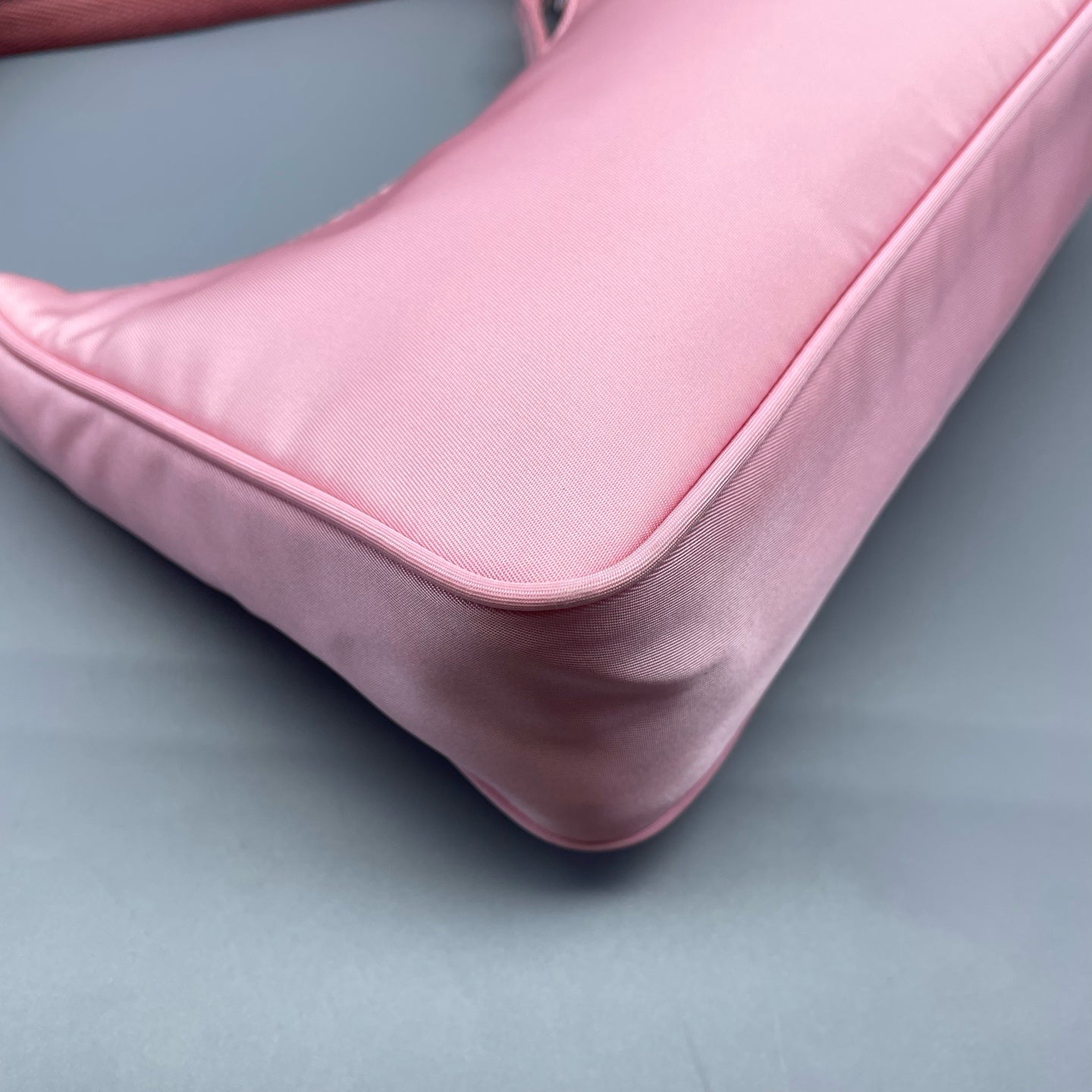 Prada - Re-Edition 2000 Nylon Shoulder Bag - Nylon - Pink - (mini)