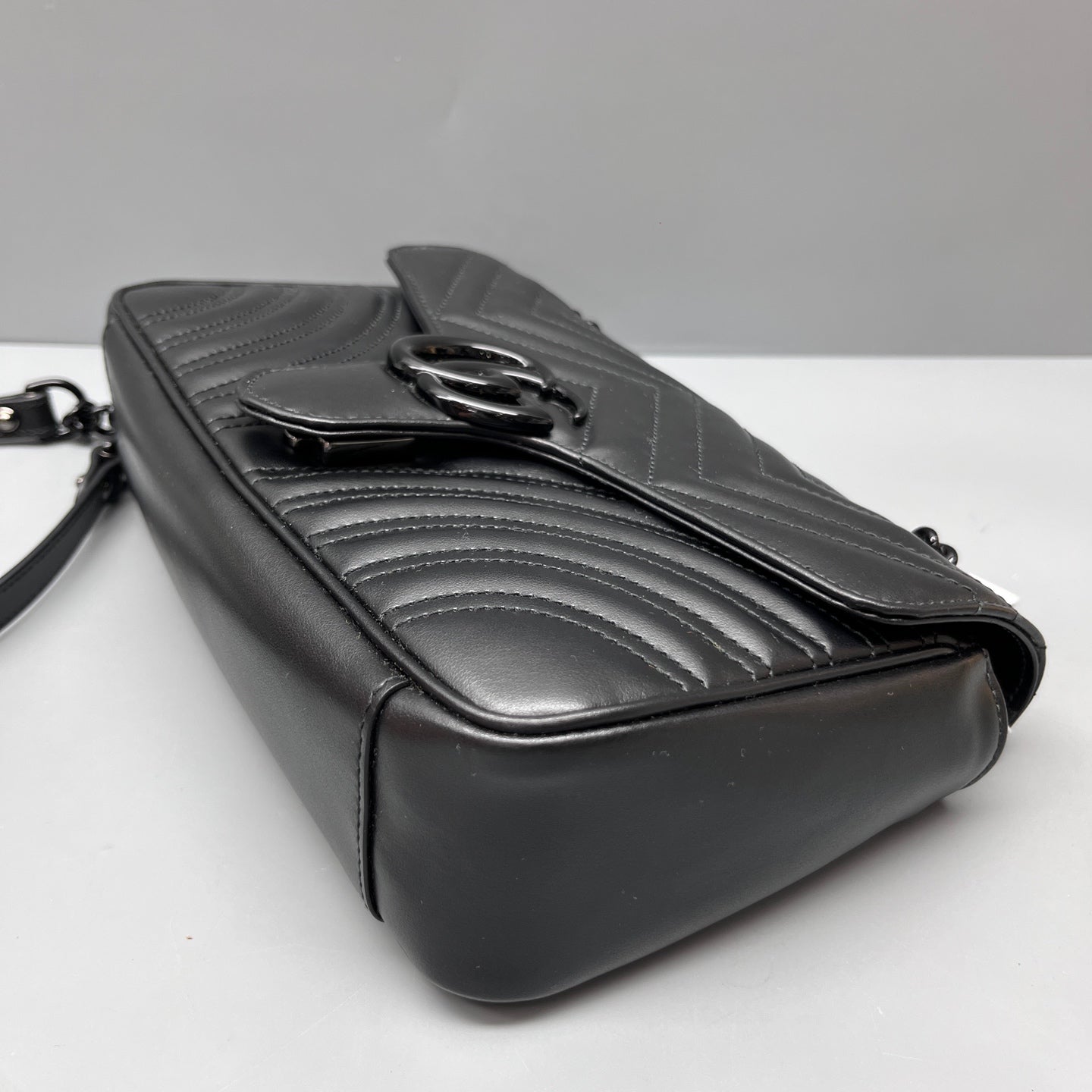 Gucci - GG Marmont Matelassé Shoulder Bag - Leather - Black - (medium)