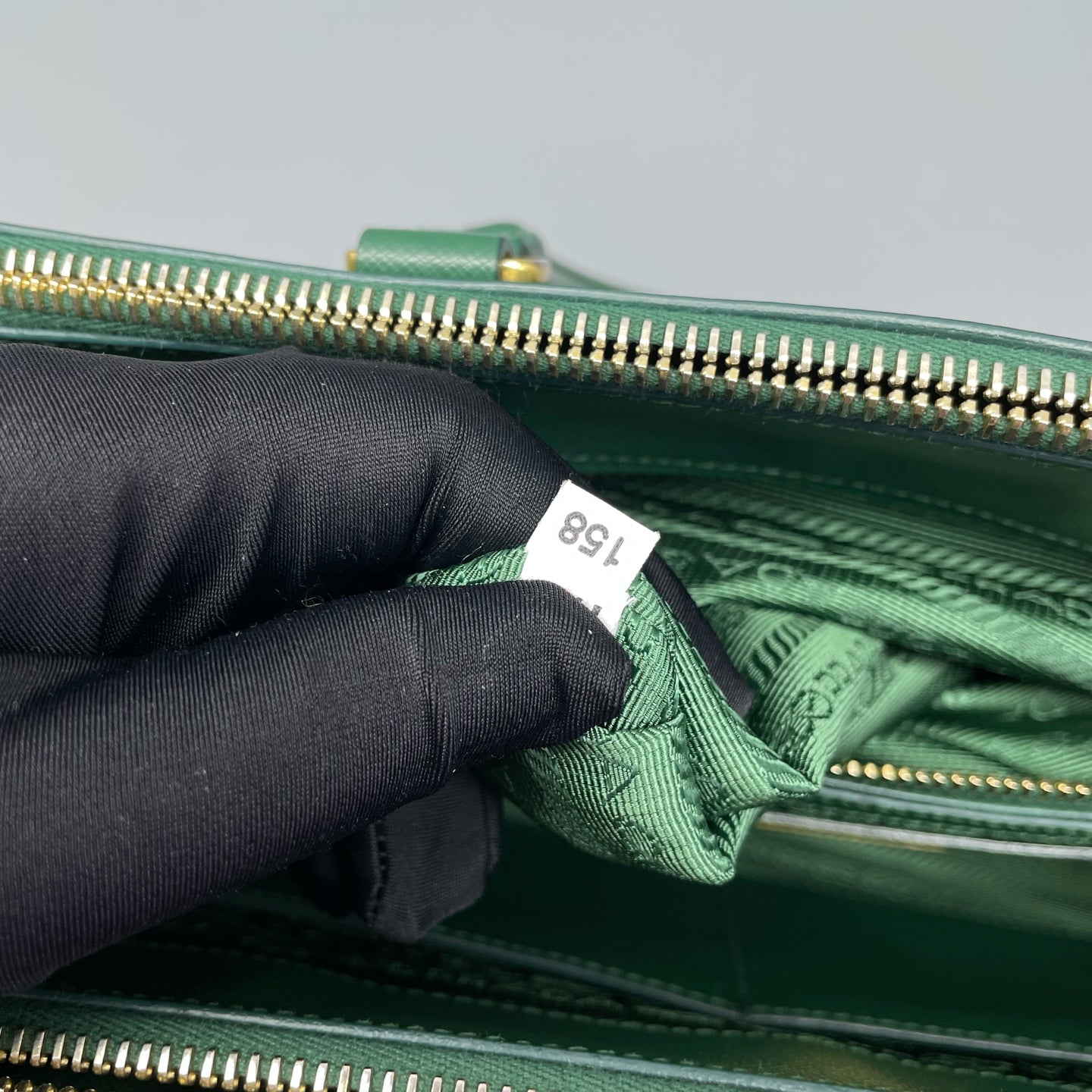 Prada - Saffiano Lux Tote - Leather - Green - (Medium)