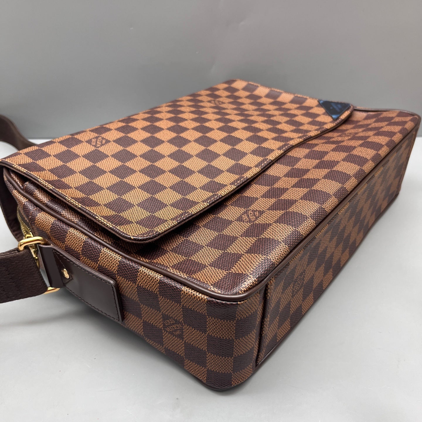 Louis Vuitton - Brooklyn Flap Messenger Bag - Damier Ebene coated canvas with leather trim - Brown - (Medium)
