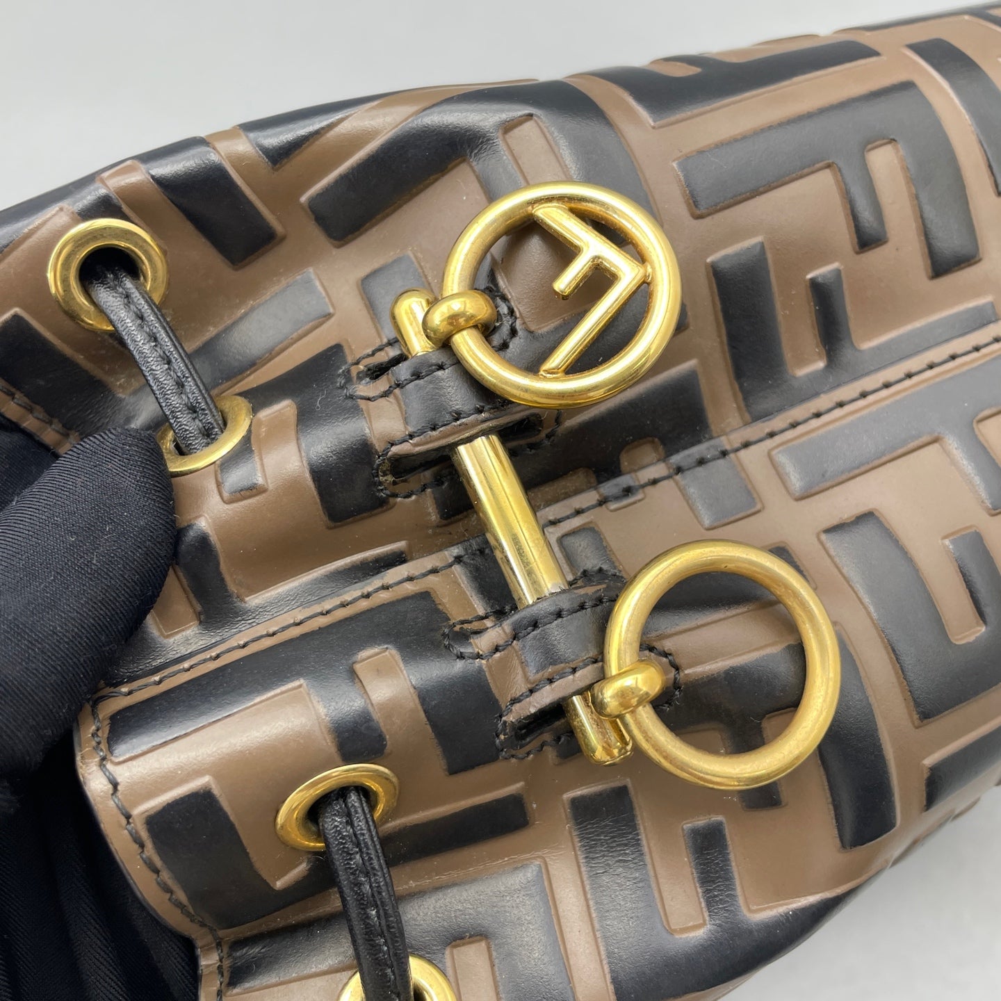 Fendi - Mon Tresor Bucket Bag - Embossed leather and smooth leather trim - Brown and Black - (Mini)