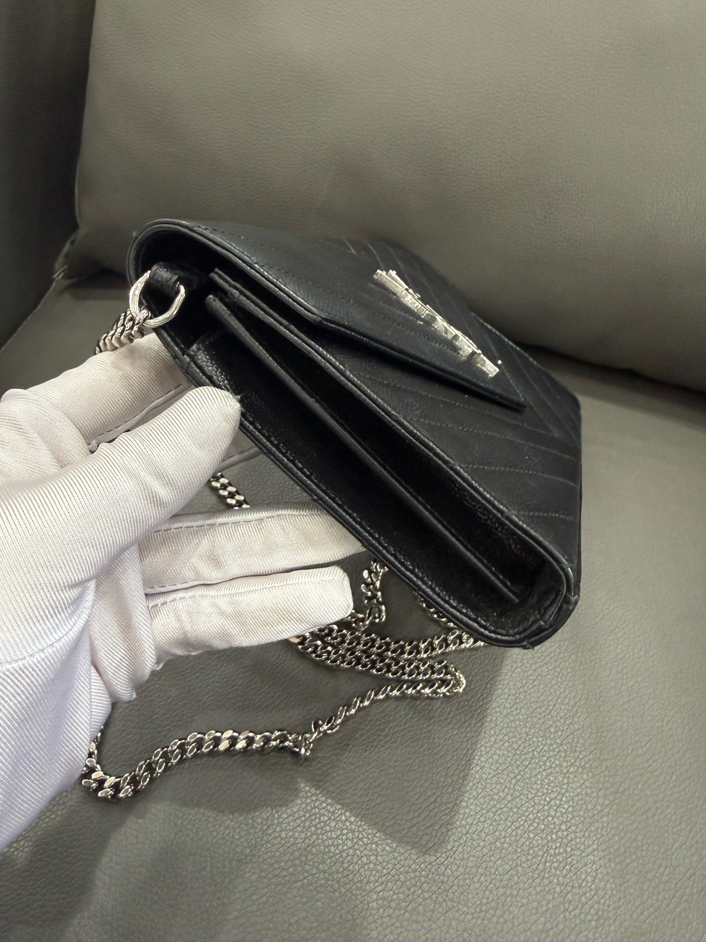 Saint Laurent - Envelope Wallet on Chain (WOC) - Grained calfskin leather - Black - (Mini)