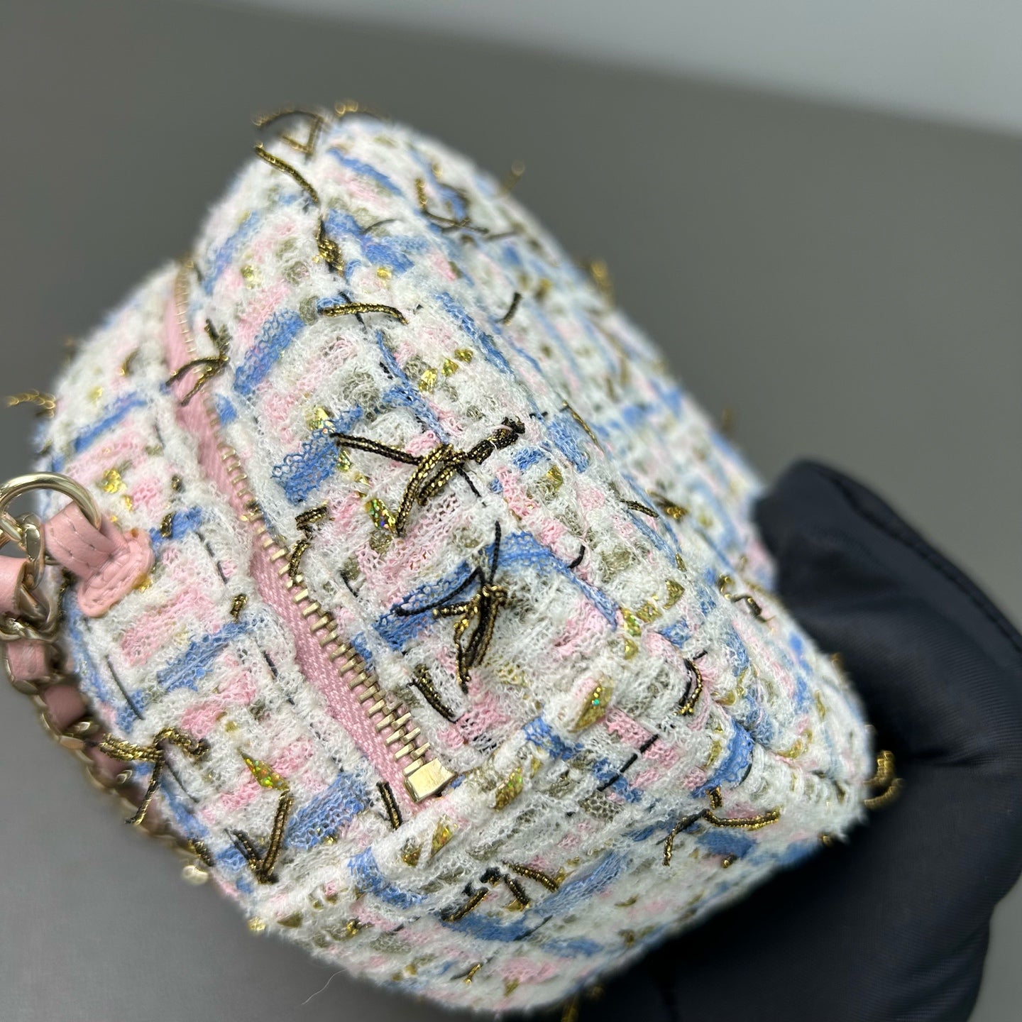 Chanel - Round Mini Chain Bag - Tweed with leather trim - Multicolour (White, Pink, Blue) with Pink accents - (mini)