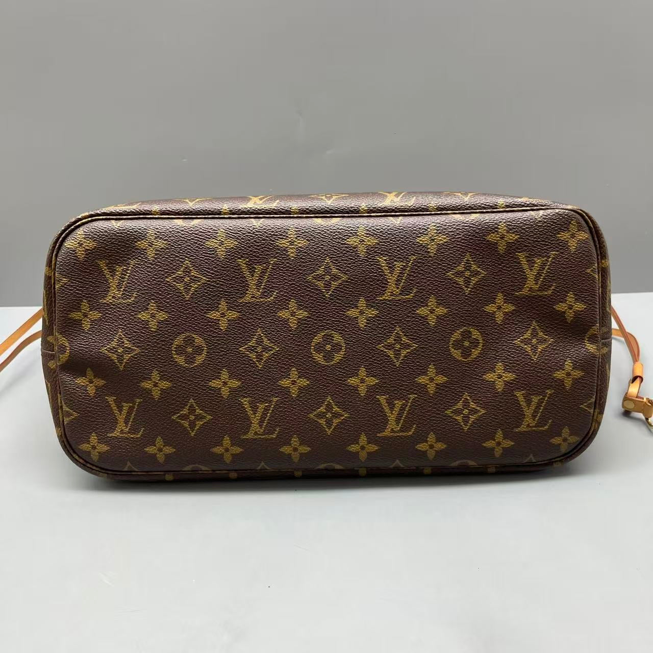 Louis Vuitton - Neverfull MM - Monogram coated canvas, Vachetta leather - Brown - (medium)
