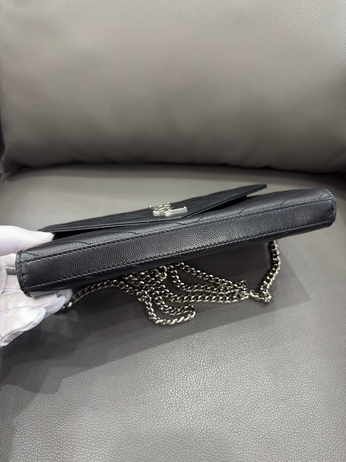 Saint Laurent - Envelope Wallet on Chain (WOC) - Grained calfskin leather - Black - (Mini)