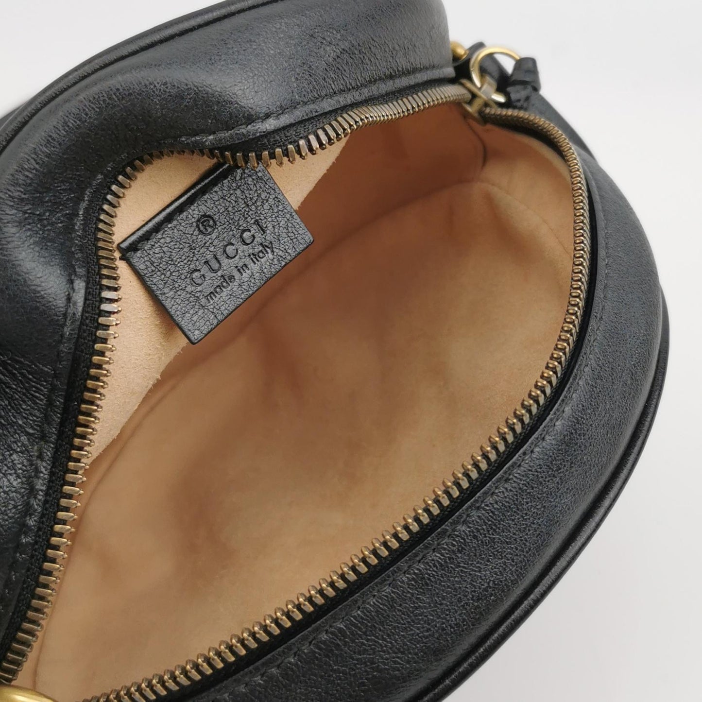 Gucci - GG Marmont Round Mini Bag - Leather - Black - (mini)