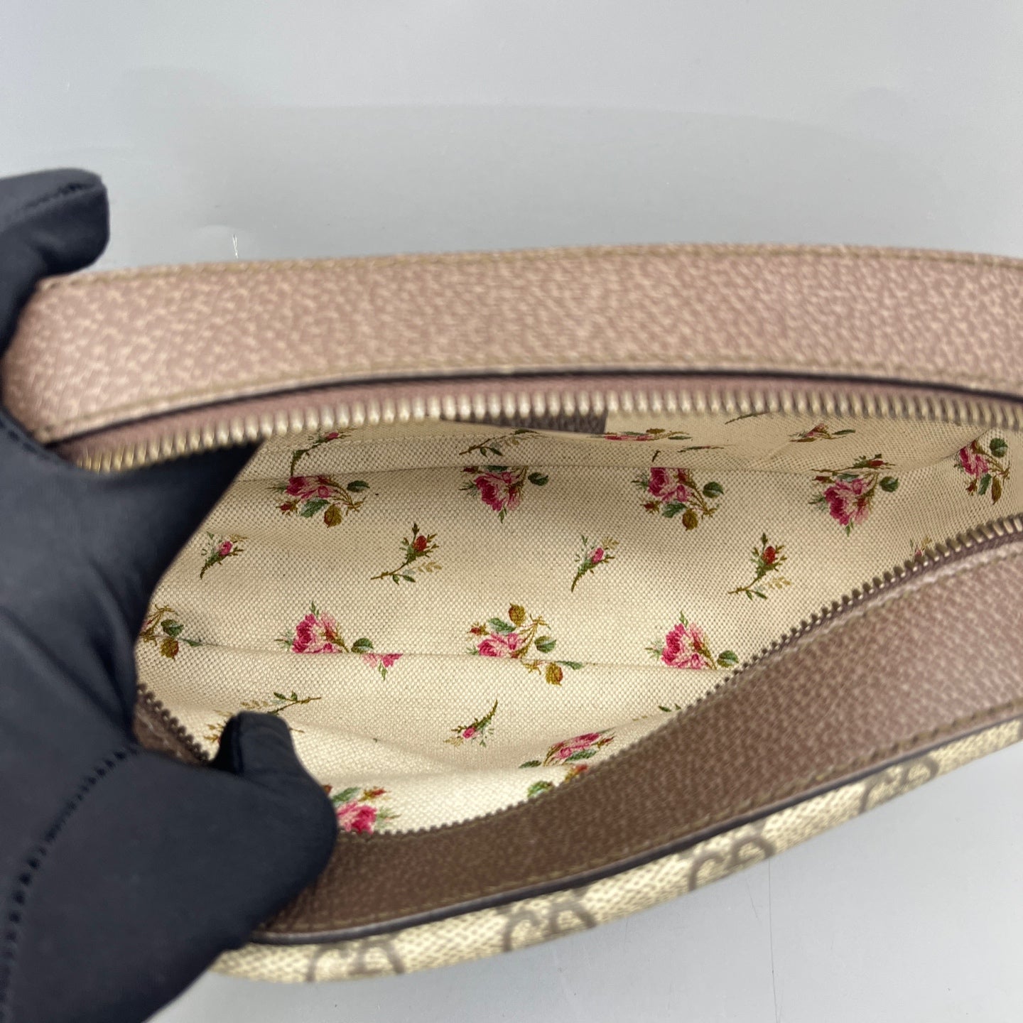 Gucci - Tiger Head Camera Bag - GG Supreme canvas with grained leather trim - Brown with beige monogram and yellow accents - (Small)