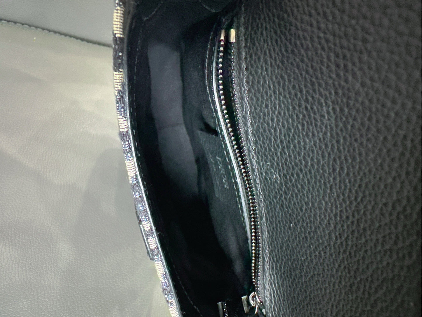 Dior - Saddle Chest Bag - Dior Oblique jacquard canvas with black grained calfskin leather trim - Beige and Grey Oblique with Black trim - (small)
