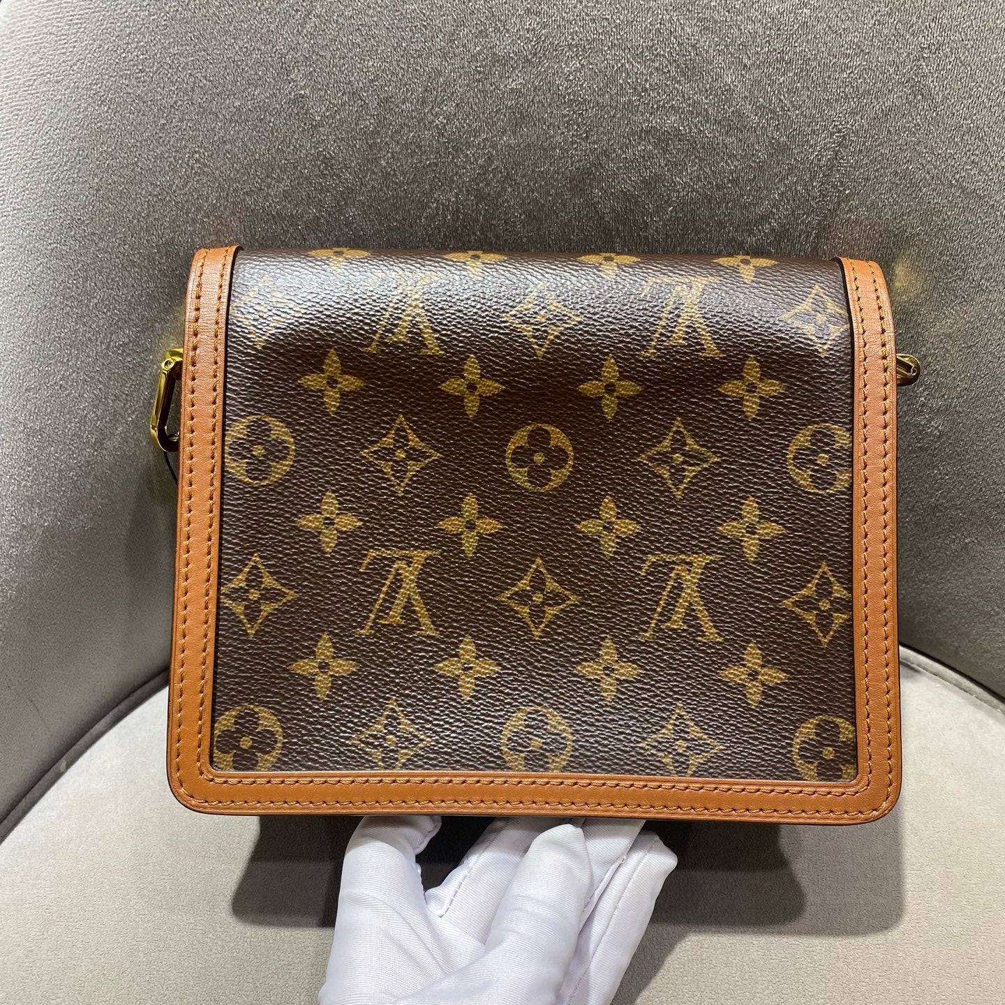Louis Vuitton - Dauphine Small - Monogram coated canvas with natural cowhide leather trim and microfiber lining - Brown - (small)