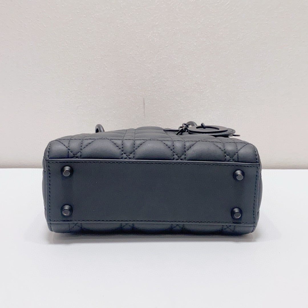 Dior - Lady Dior Mini Cannage Chain Handbag - Matte cowhide leather - Black - (mini)