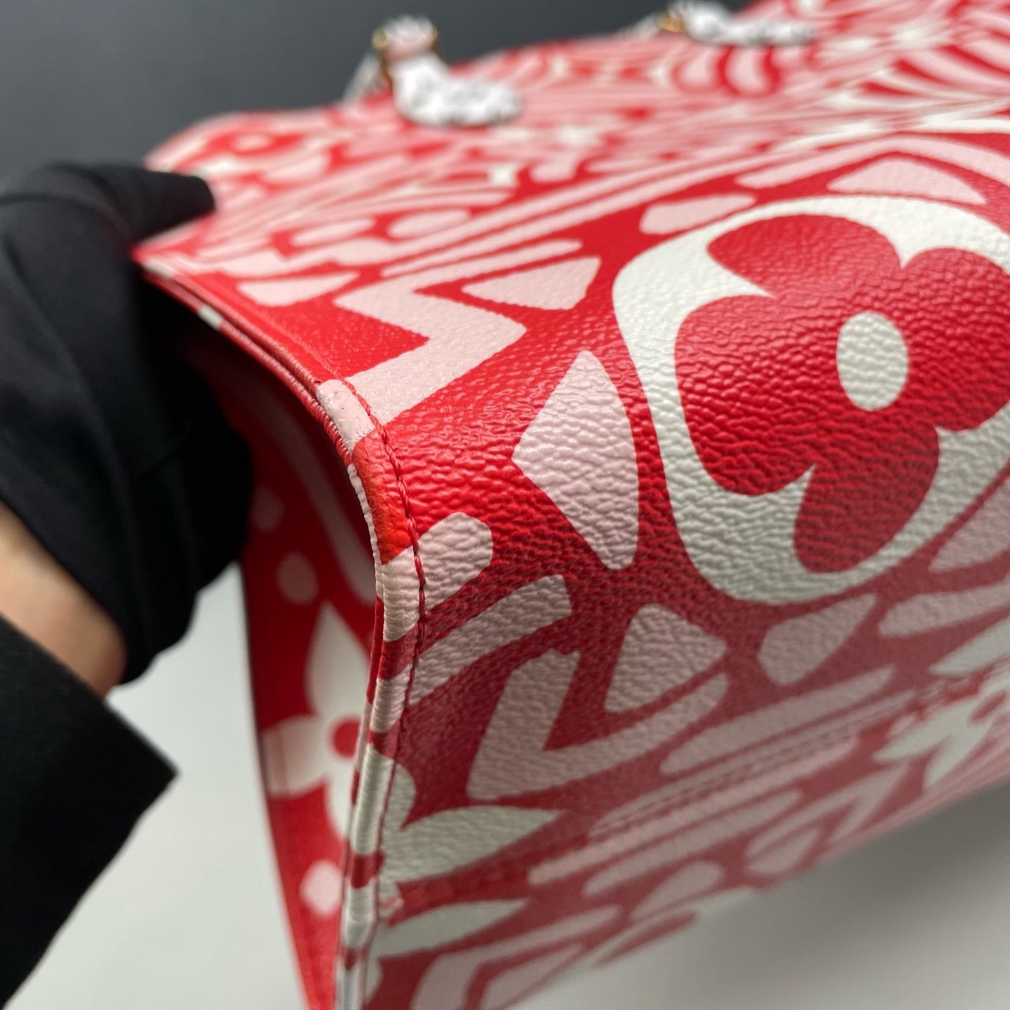 Louis Vuitton - OnTheGo Tote Qixi Limited Edition Graffiti - Coated canvas with leather trim - Red - (Large)