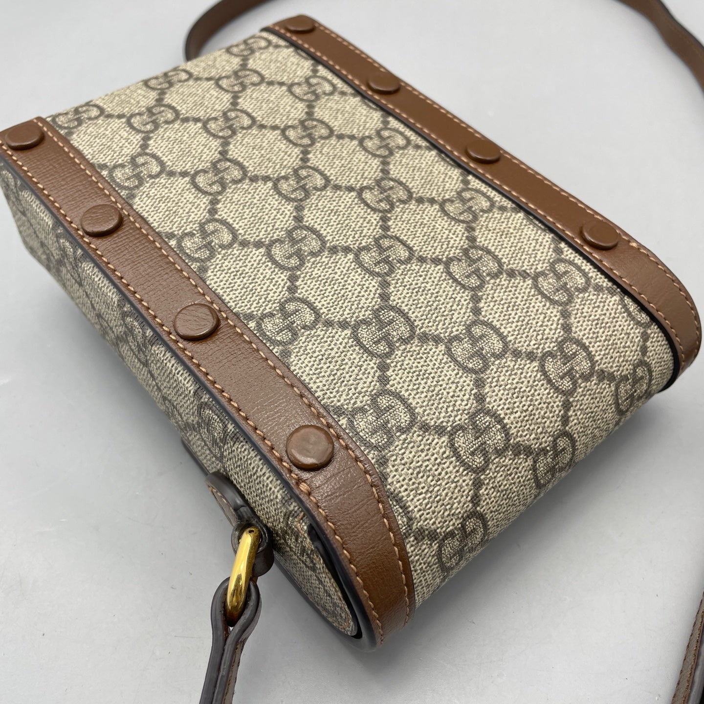 Gucci - Horsebit 1955 Vertical Phone Bag - GG Supreme coated canvas with brown leather trim - Brown - (mini)