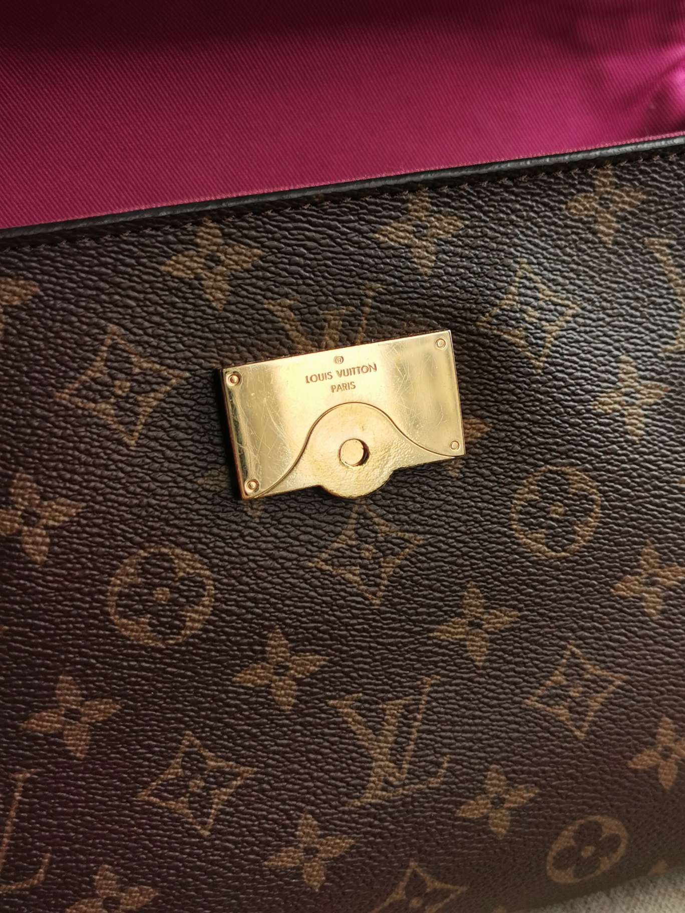 Louis Vuitton - Cluny BB - Louis Vuitton Monogram coated canvas with natural cowhide leather trim and fuchsia textile lining - Brown - (Small)