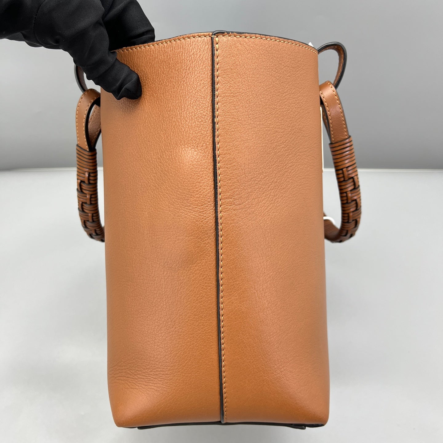 Loewe - Vertical Anagram Tote - Leather - Brown - (medium)