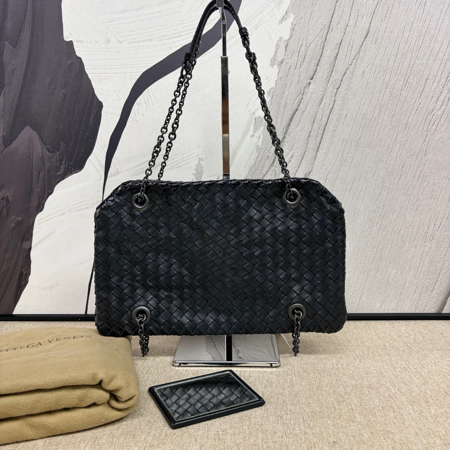 Bottega Veneta - Intrecciato Chain Shoulder Bag - Lambskin leather and snakeskin - Black - (medium)