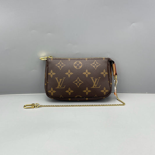 Louis Vuitton - Mini Pochette Accessoires - Monogram canvas - Brown - (mini)