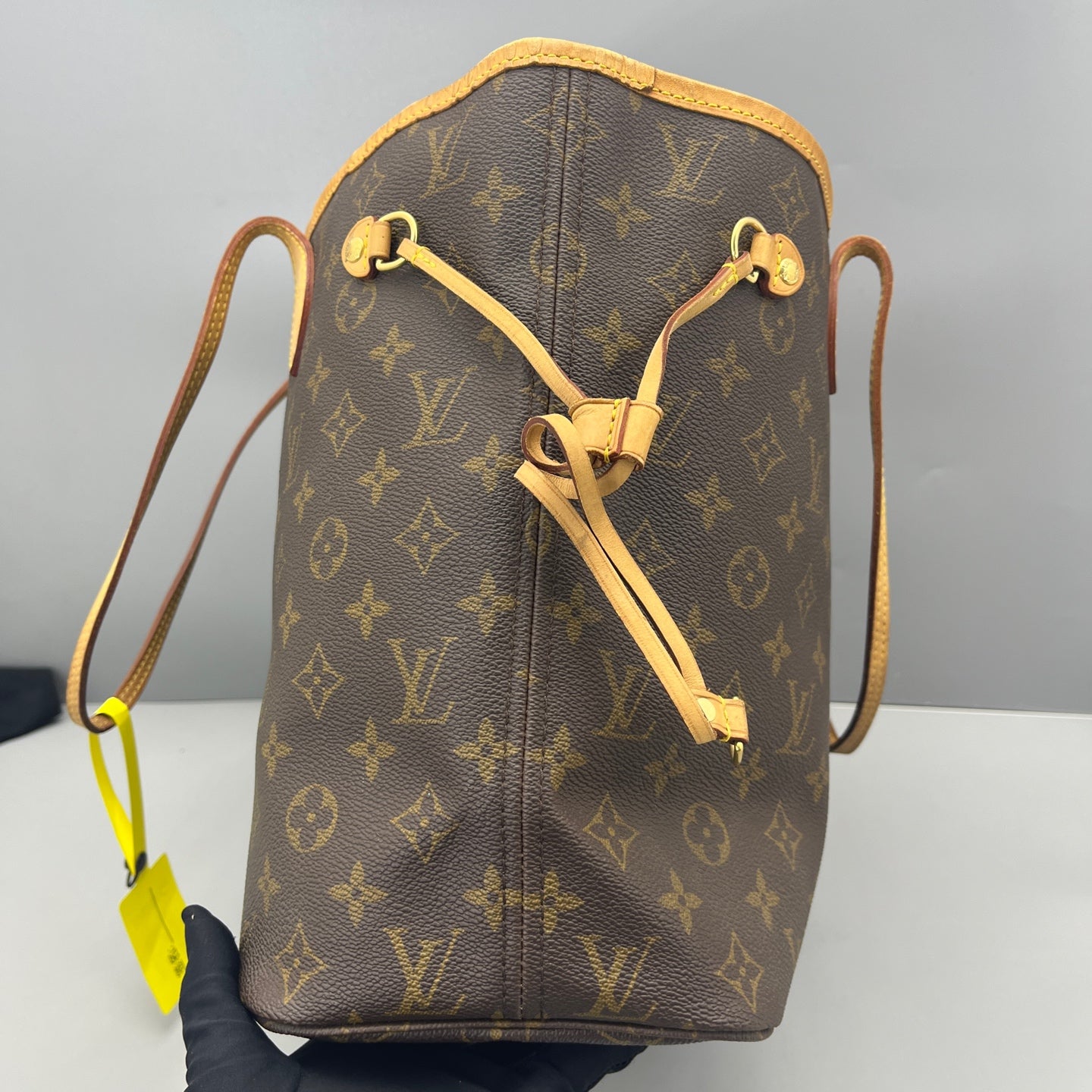 Louis Vuitton - Neverfull MM - Monogram coated canvas with natural cowhide leather trim - Brown - (medium)