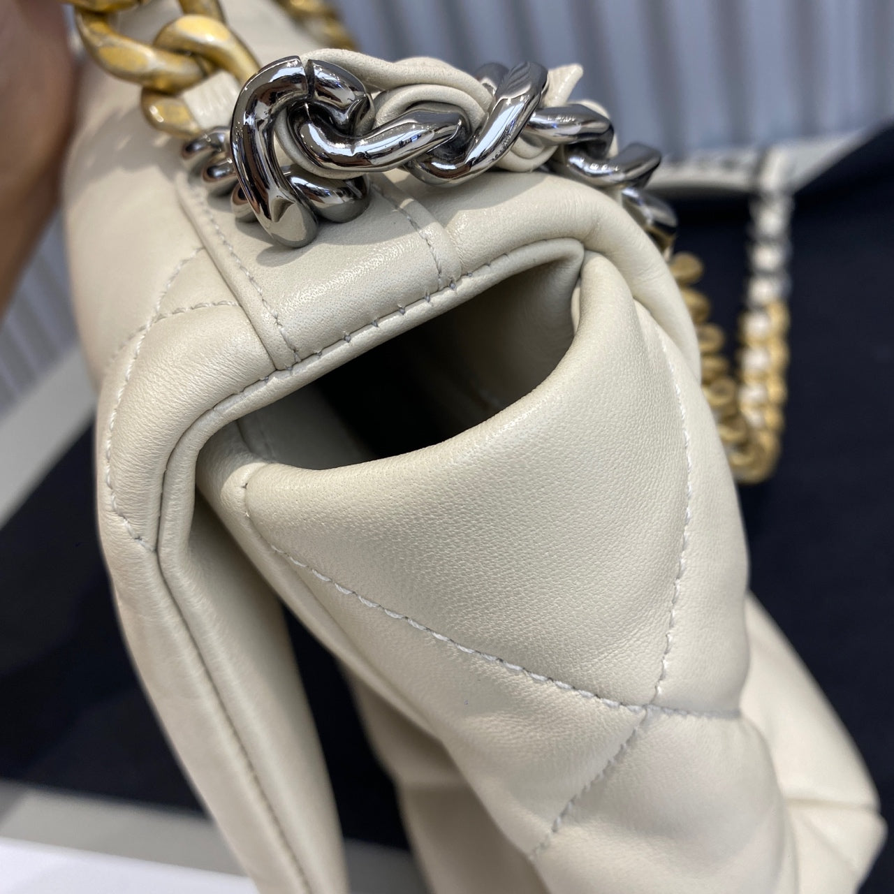 Chanel - 19 Bag Small - Lambskin leather - Beige - (small)