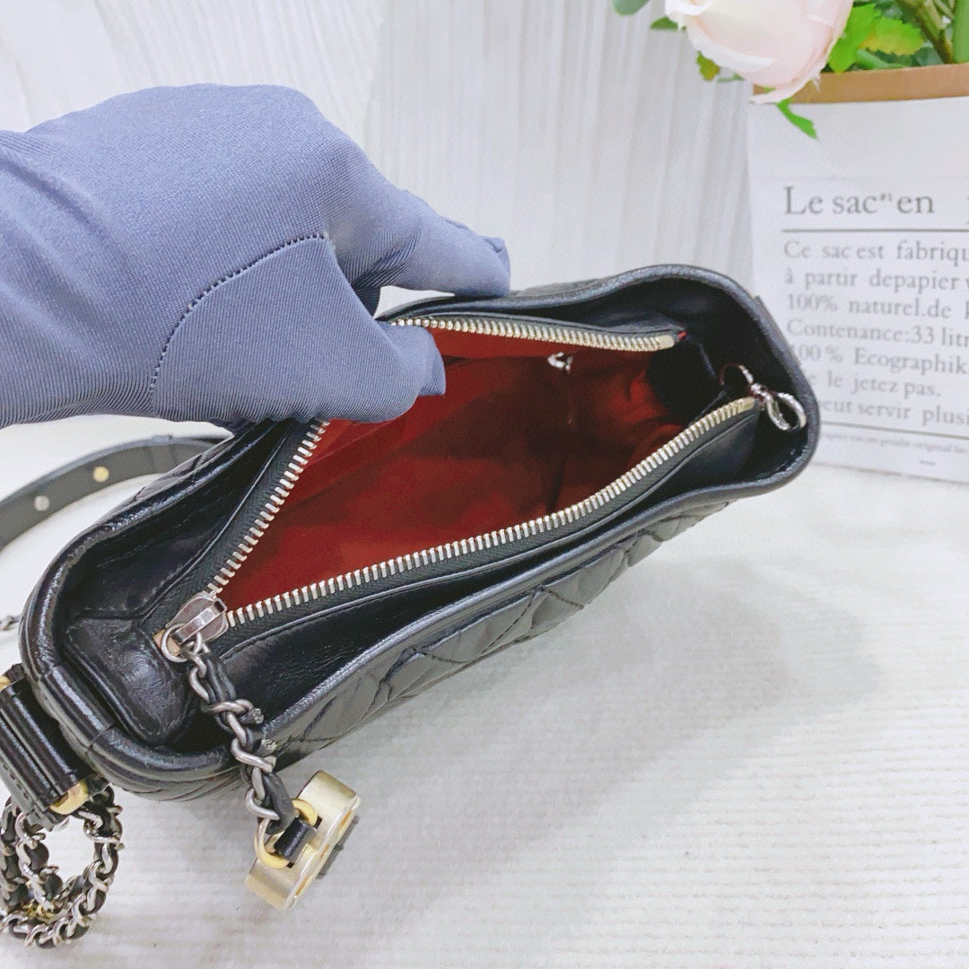 Chanel - Gabrielle Hobo Bag - Calfskin leather - Black - (Small)