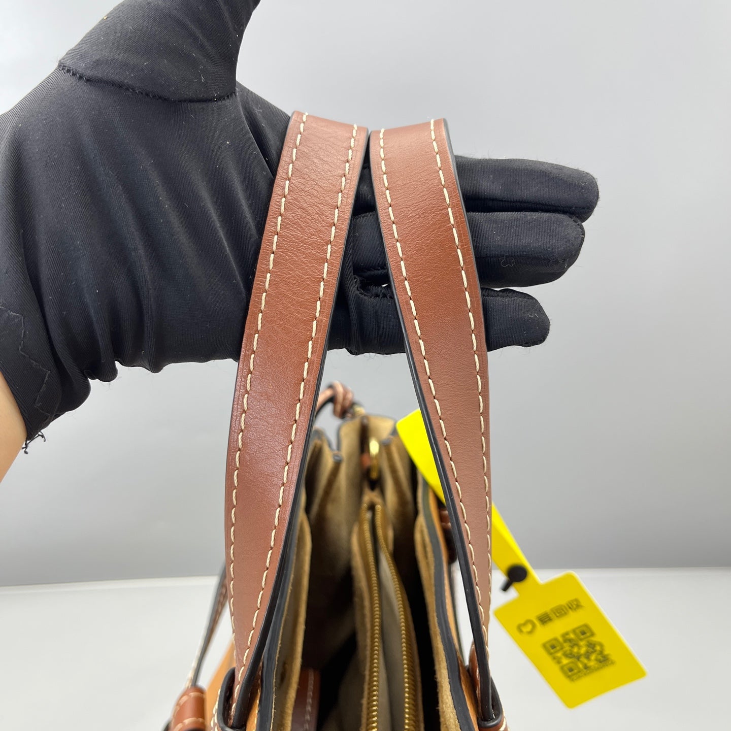 Loewe - Gate Handbag - Grained calfskin leather with smooth calfskin trim - Caramel - (Medium)