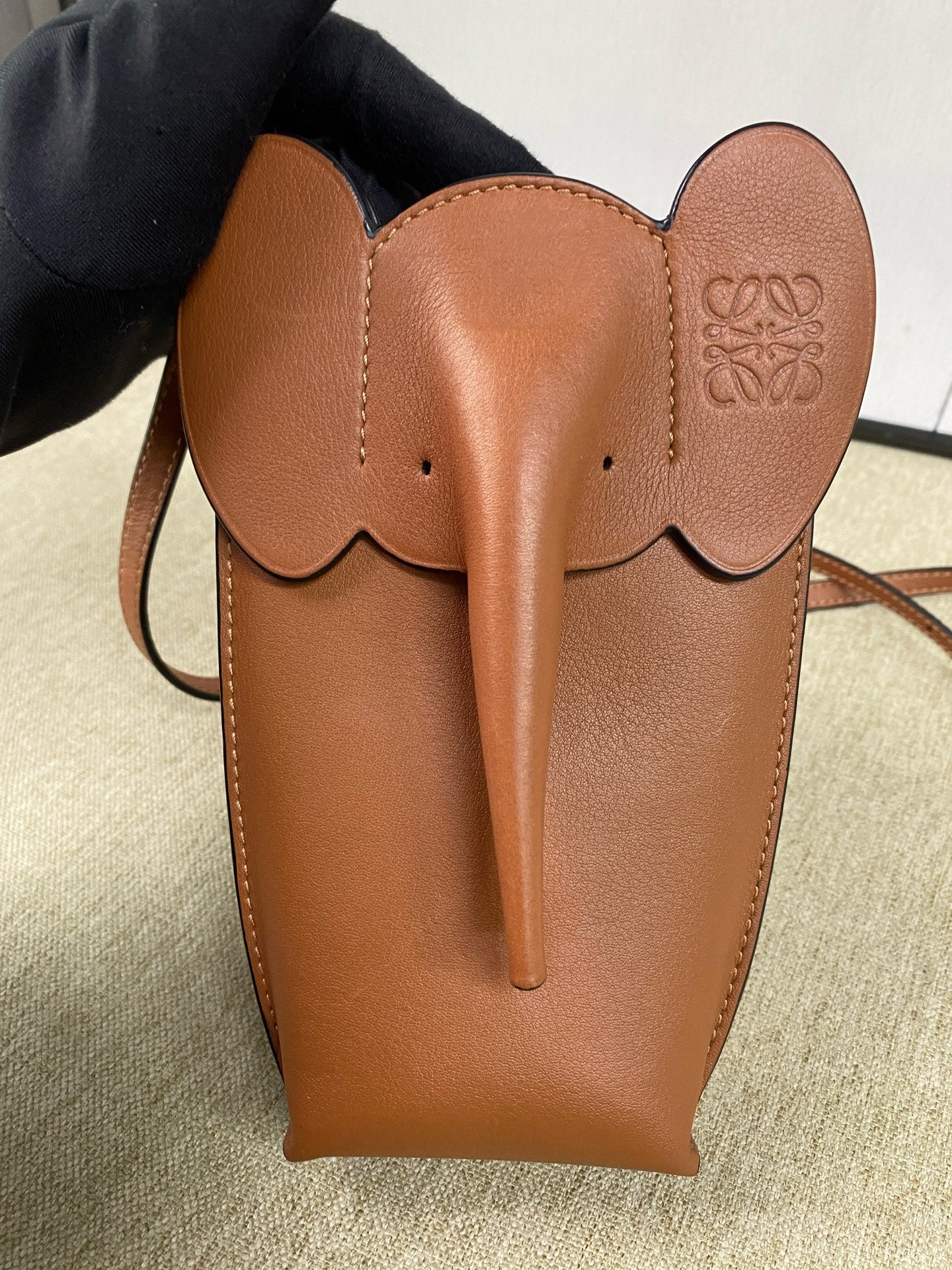 Loewe - Elephant Pocket Bag - Cowhide leather - Brown - (mini)