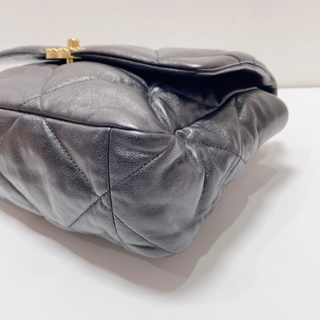 Chanel - 19 Bag - Lambskin leather - Black - (medium)