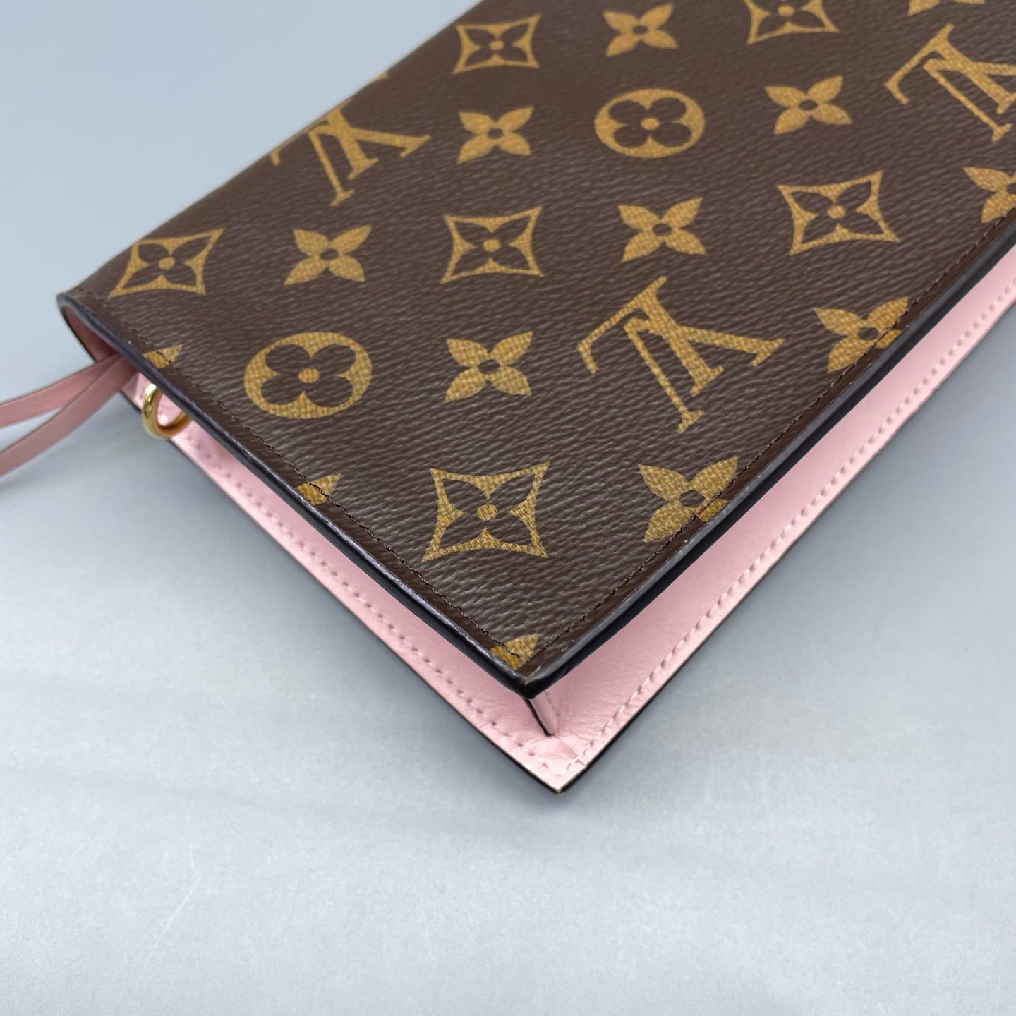 Louis Vuitton - Wallet on Chain (WOC) Monogram Bicolor Floral - Monogram coated canvas and calfskin leather - Multicolour (Brown and Pink) - (mini)