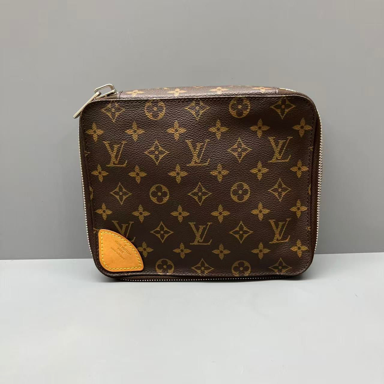 Louis Vuitton - Storage Pouch - Monogram coated canvas with Vachetta leather trim - Brown - (small)