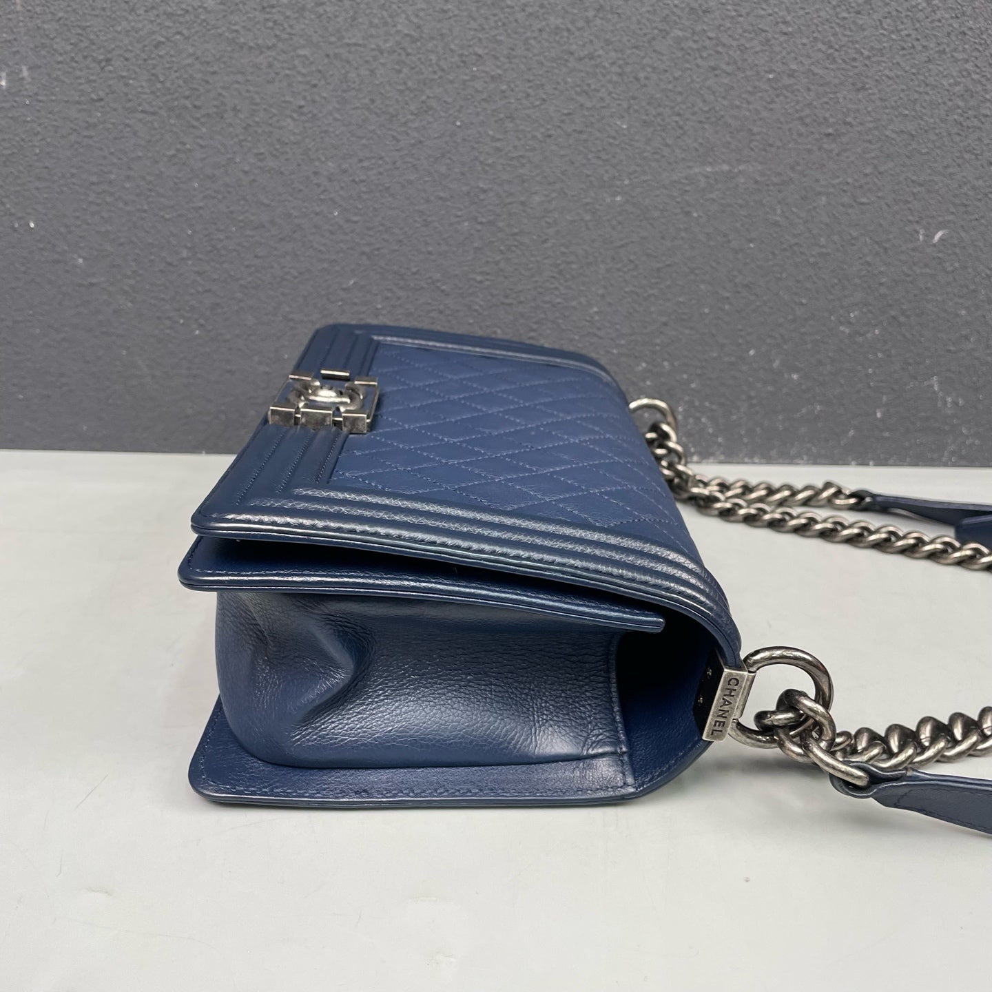 Chanel - Boy Chanel Medium - Grained calfskin leather - Navy - (Medium)