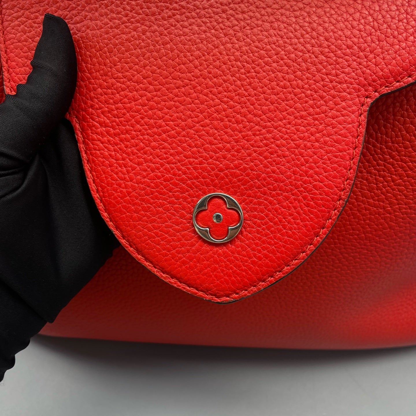 Louis Vuitton - Capucines - Leather - Red - (large)