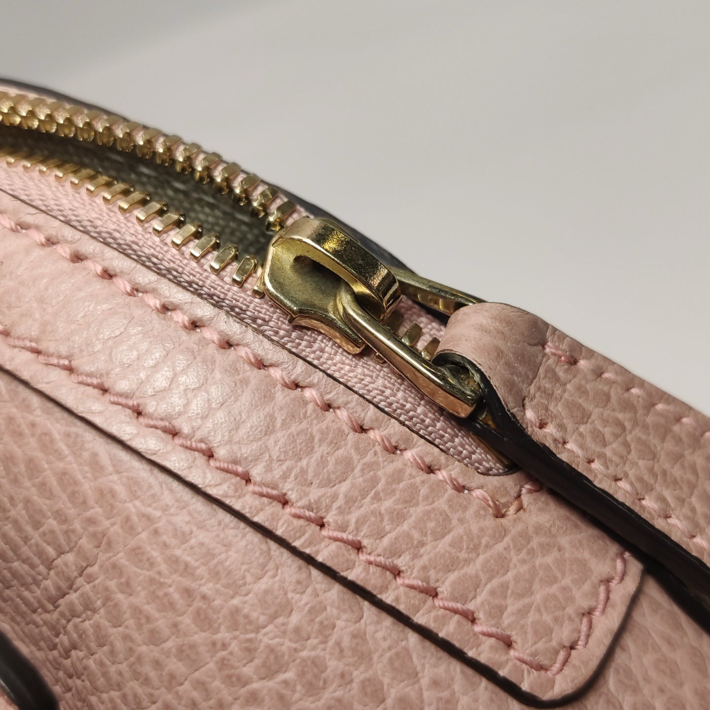 Gucci - Classic Shell Bag - Pebbled leather - Pink - (small)