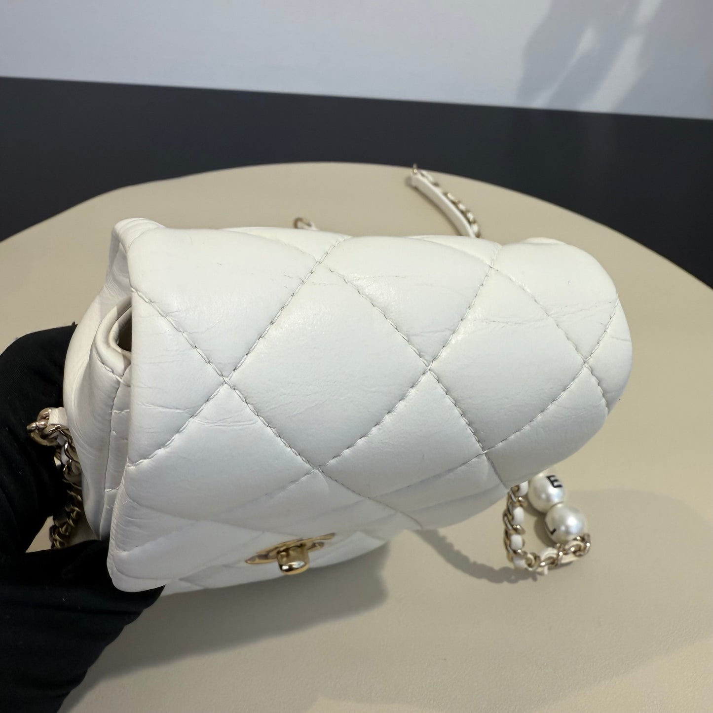 Chanel - Phone Holder with Pearl Chain - Lambskin leather - White - (mini)