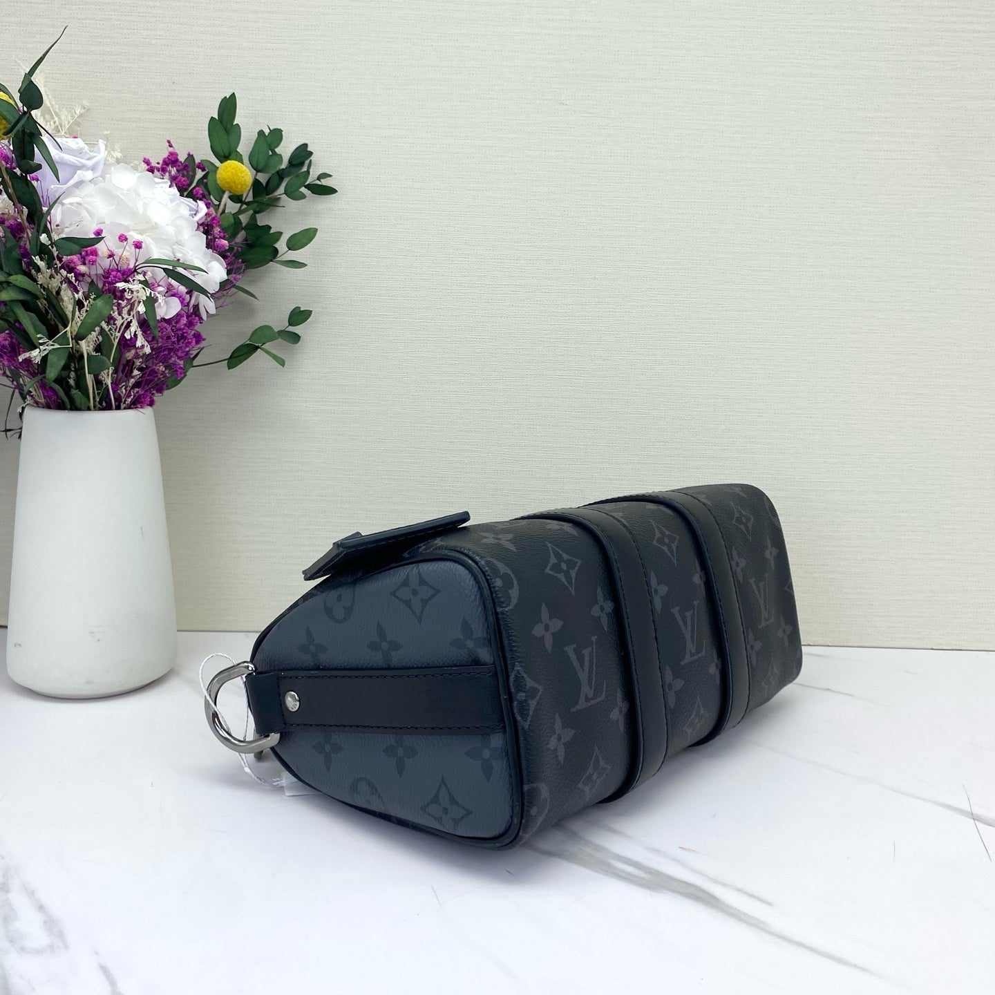 Louis Vuitton - Keepall Bandoulière 25 - Monogram Eclipse coated canvas with cowhide leather trim - Black - (small)
