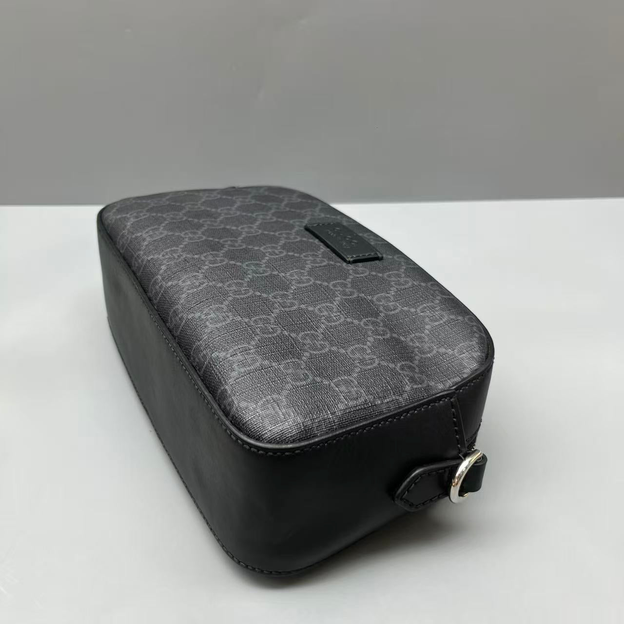 Gucci - GG Supreme Camera Bag - Coated canvas with leather trim - Black - (medium)