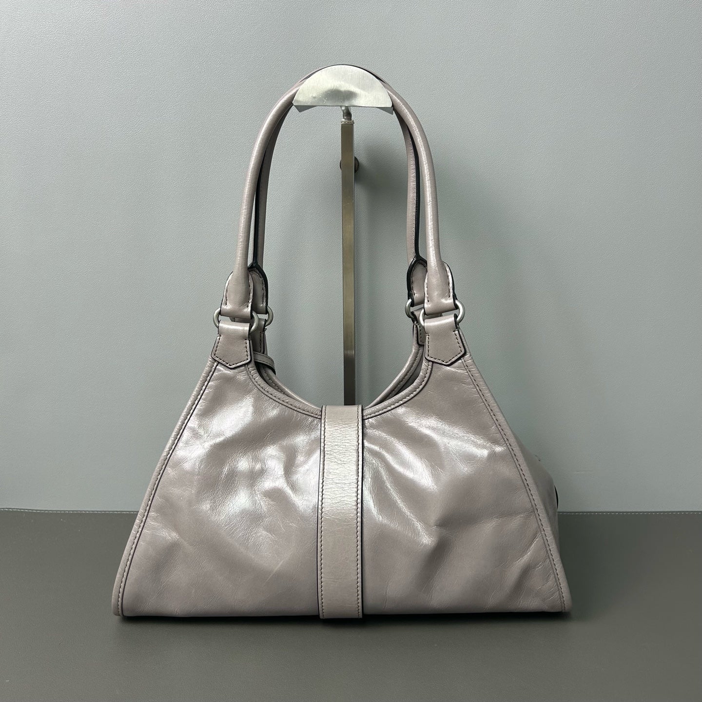 Prada - Trapezoidal Hobo - Waxed cowhide leather - Grey - (Medium)
