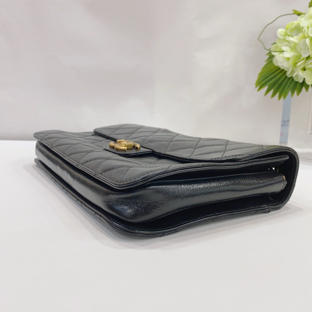 Chanel - Mumbai Vintage Chain Bag - Oil-wax leather - Black - (medium)