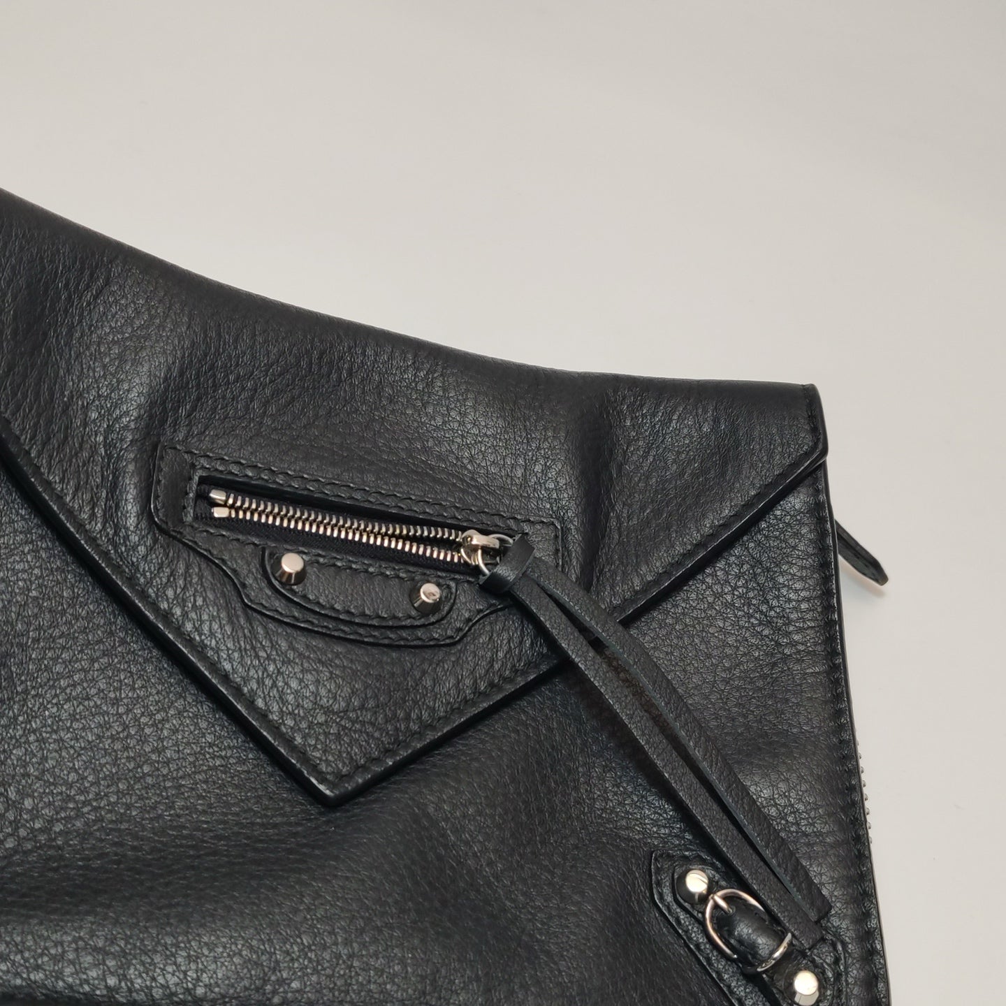 Balenciaga - Neo Classic Envelope Crossbody Bag - Leather - Black - (small)