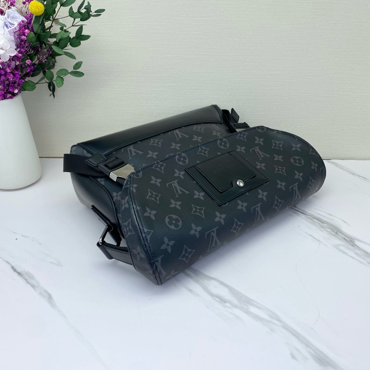 Louis Vuitton - Voyager Messenger - Monogram Eclipse coated canvas with leather trim - Black - (Medium)