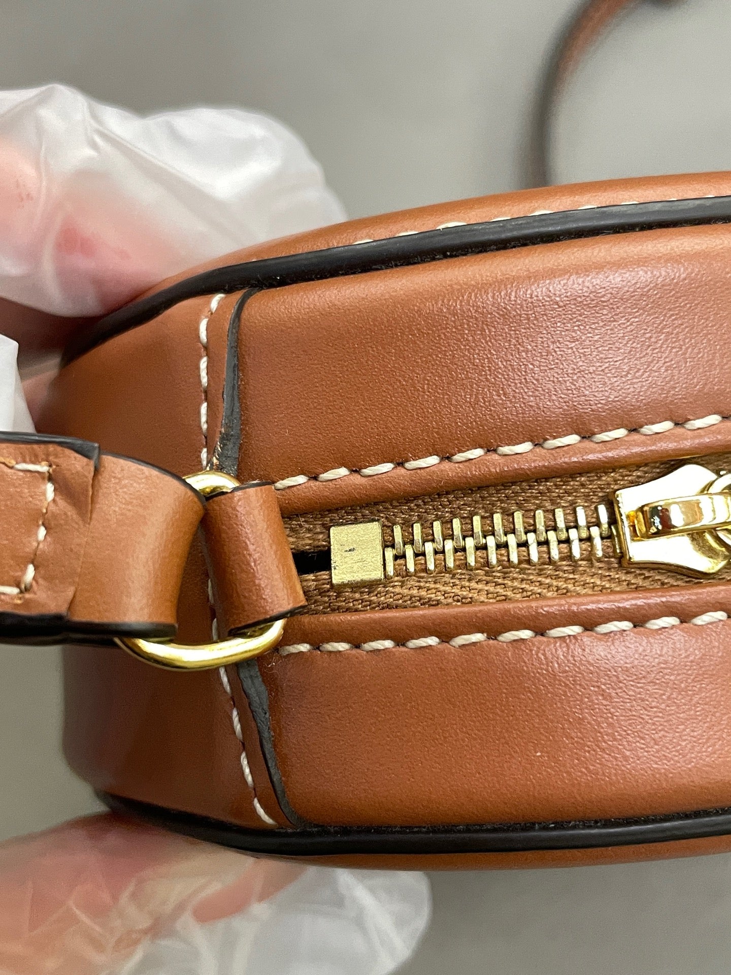 CELINE - Oval Triomphe Crossbody Bag - Leather - Brown - (mini)