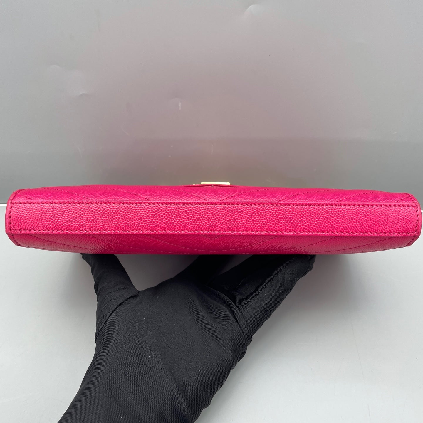 Saint Laurent - Monogram Envelope Wallet on Chain (WOC) - Grained calfskin leather - Fuchsia - (medium)