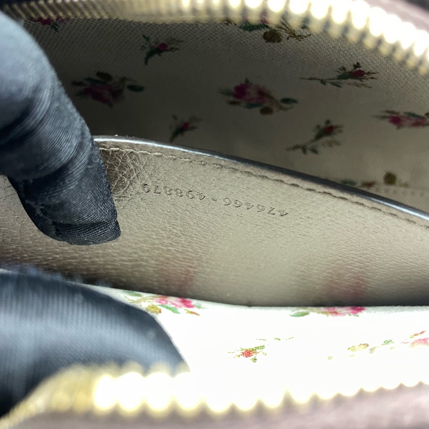 Gucci - Neo Vintage GG Supreme Camera Bag with Tiger Head - GG Supreme coated canvas with brown leather trim - Beige - (Small)